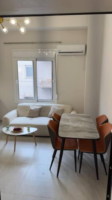 New Center Apartment Near Metro アテネ エクステリア 写真