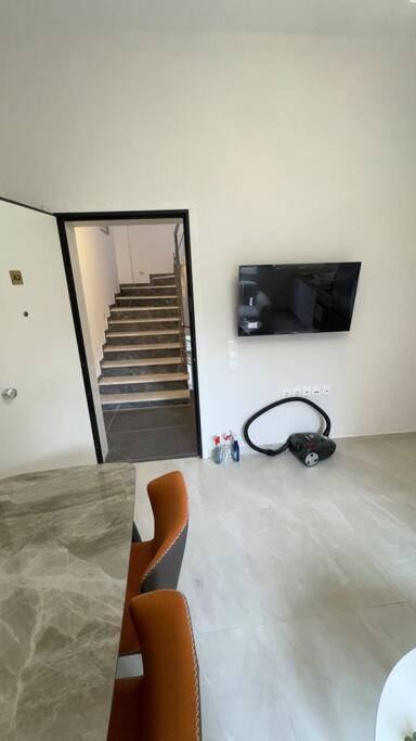 New Center Apartment Near Metro アテネ エクステリア 写真